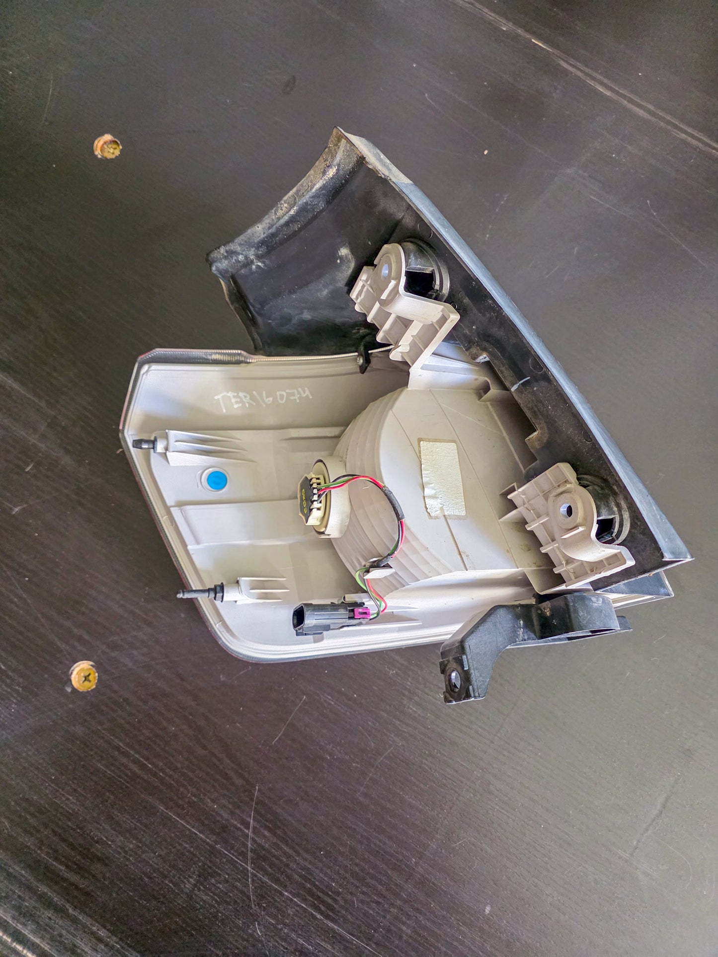 2013-2017 Gmc Terrain Tail Light For Passenger Side Outer Red Lens Halogen Denali 23389936