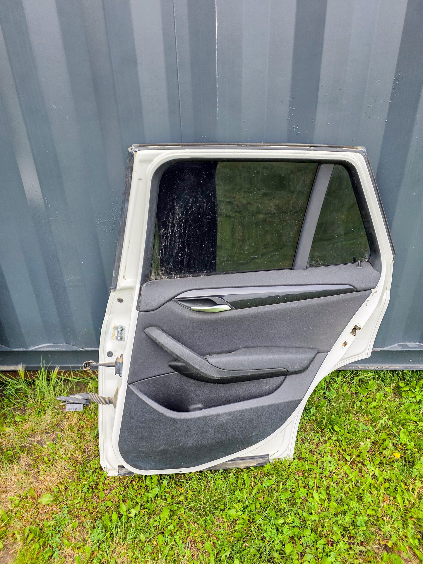 2012-2015 BMW X1 Door Right Back Rear Passenger Side White 41002993820, 51352990388, 51352990390, RDR-60461B