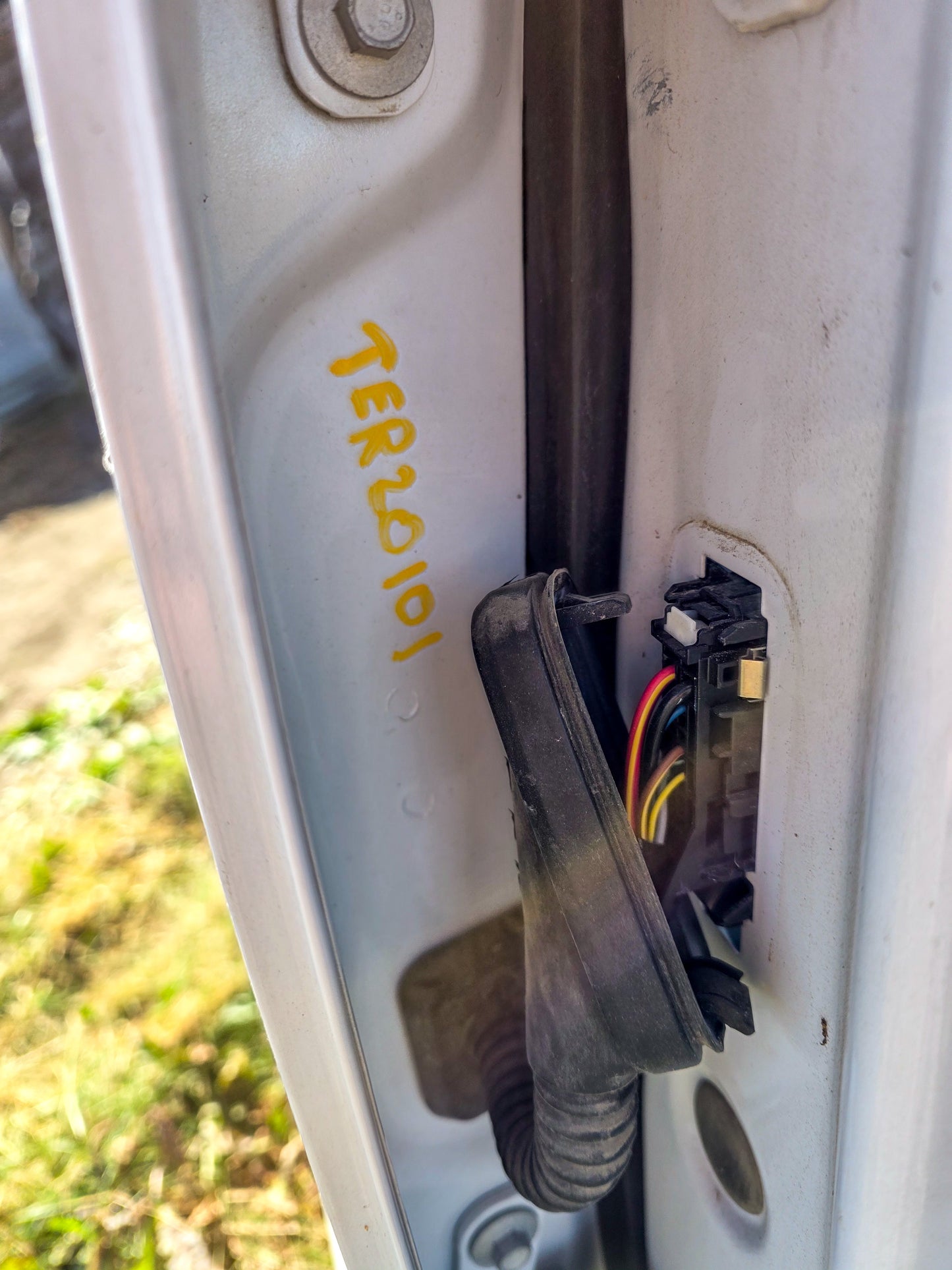 2018-2020 GMC Terrain Rear Right Passenger Side Door Denali 84726039, 84142552, 84286706, 84726041