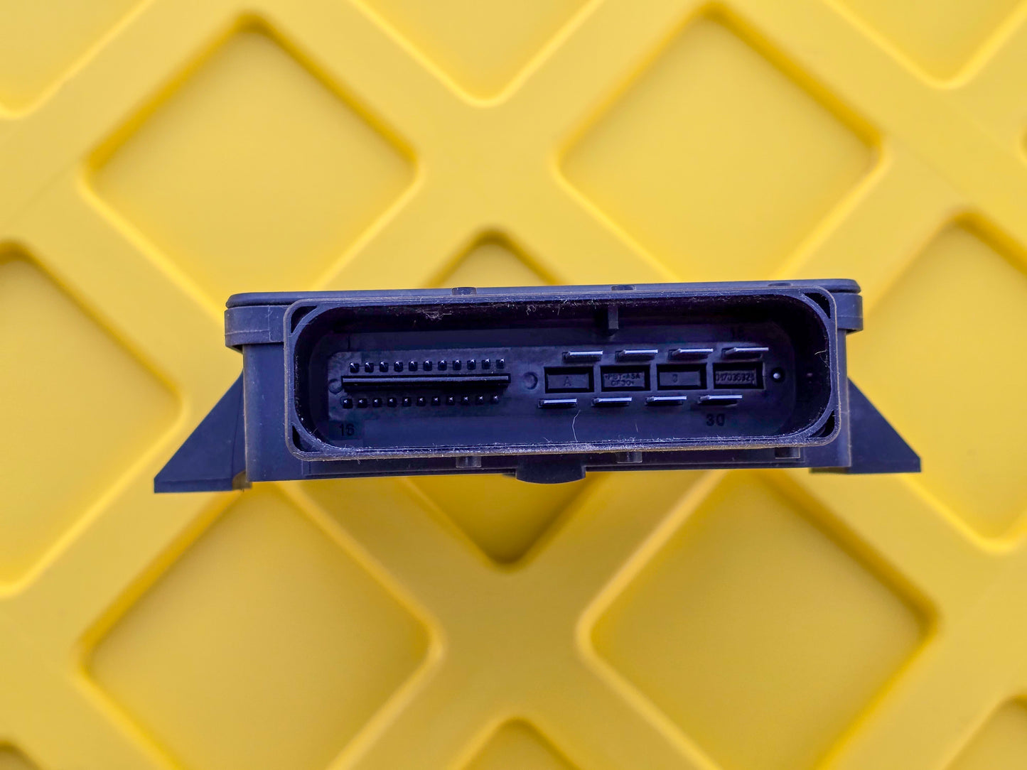 2014-2016 Audi A5 2.0 Progressiv Parking Brake Control Module 8K0907801N