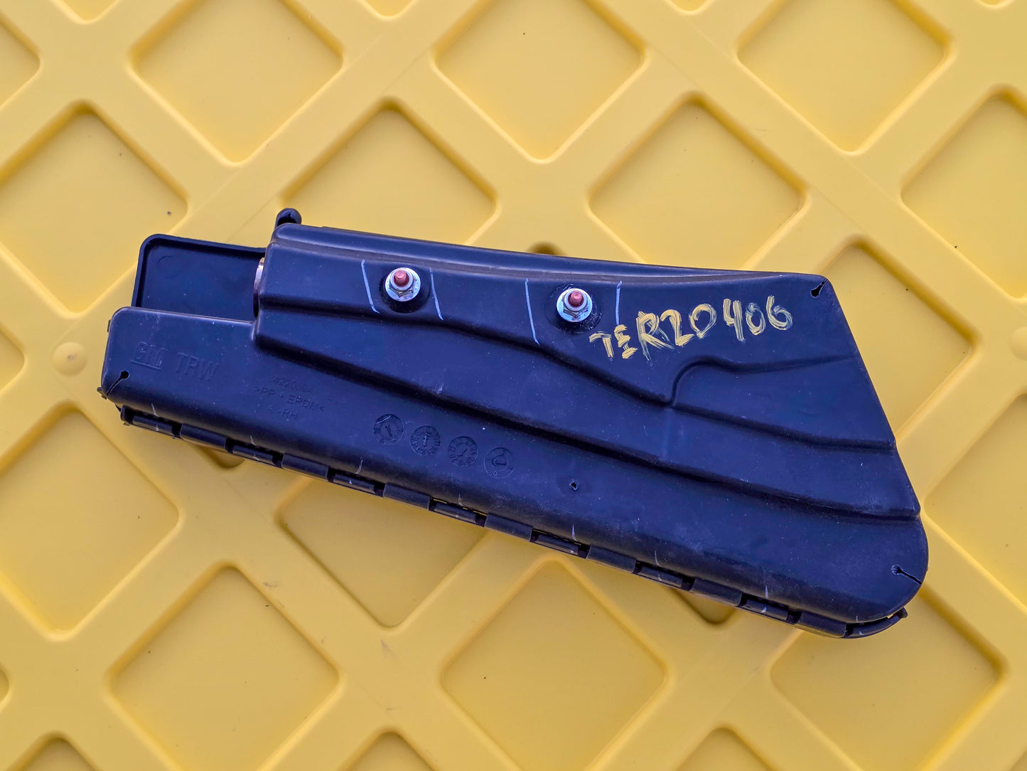 2018-2024 GMC Terrain Front Passenger Side Outboard Seat Back Airbag Denali 84288919, 84137750