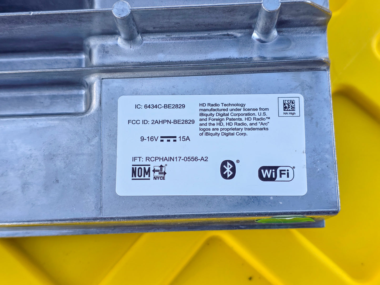 2018-2020 GMC Terrain Radio receiver OEM 84845767