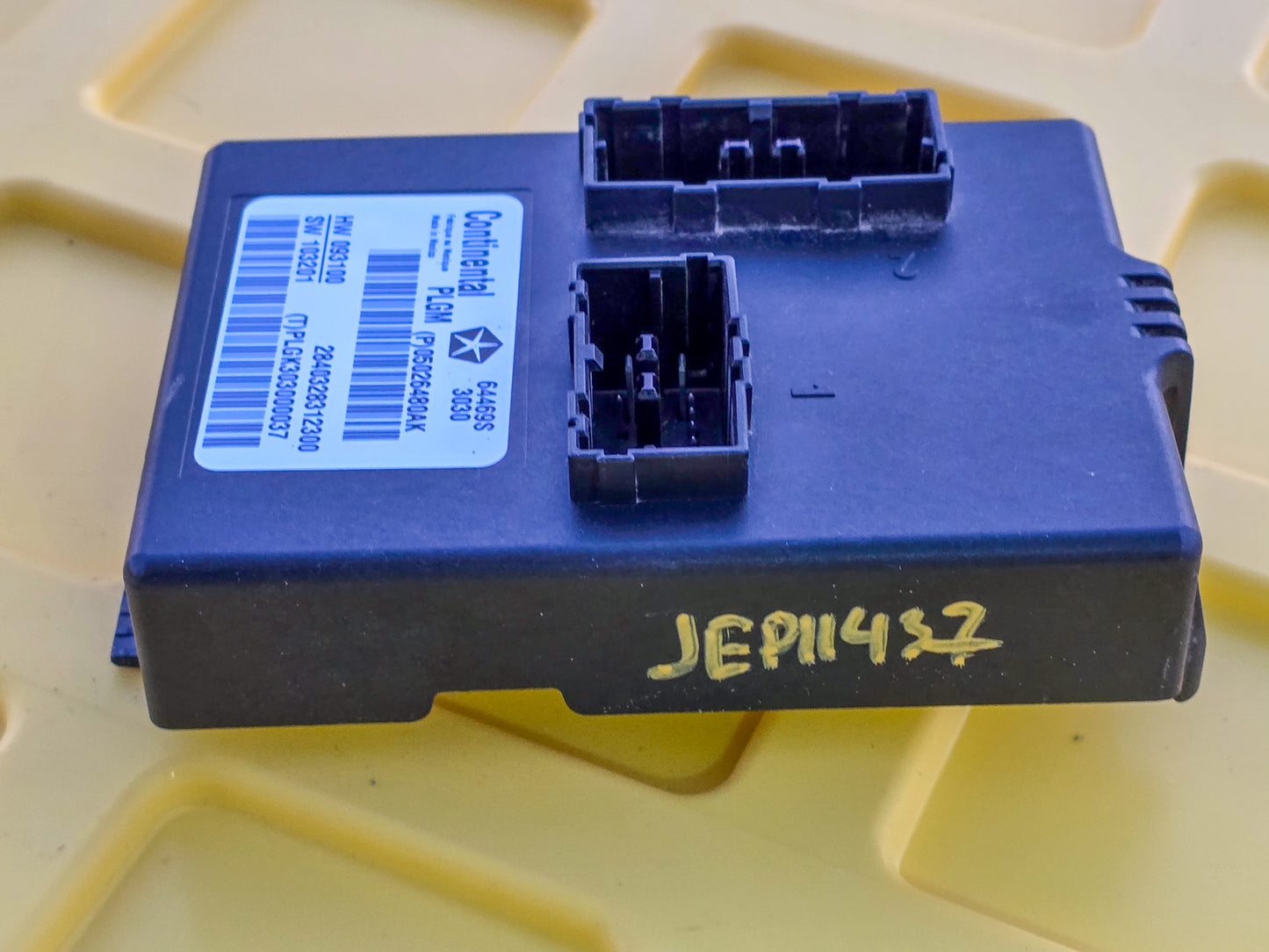 2011-2013 Jeep Grand Cherokee Trunk Liftgate Tailgate Control Module 05026480AK - view 4