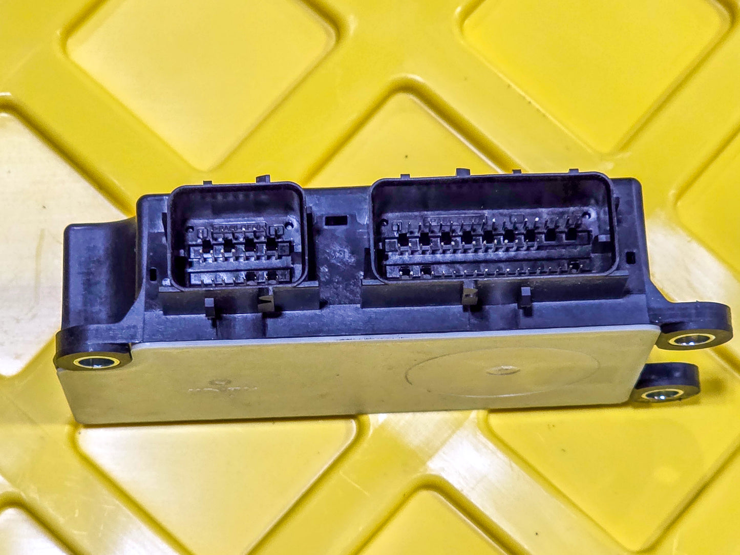 2014-2016 Buick Encore Airbag Sensing and Diagnostic Module 13590215, 13508939, 13512405, 13591882, 13592885, 13594407, 13518039