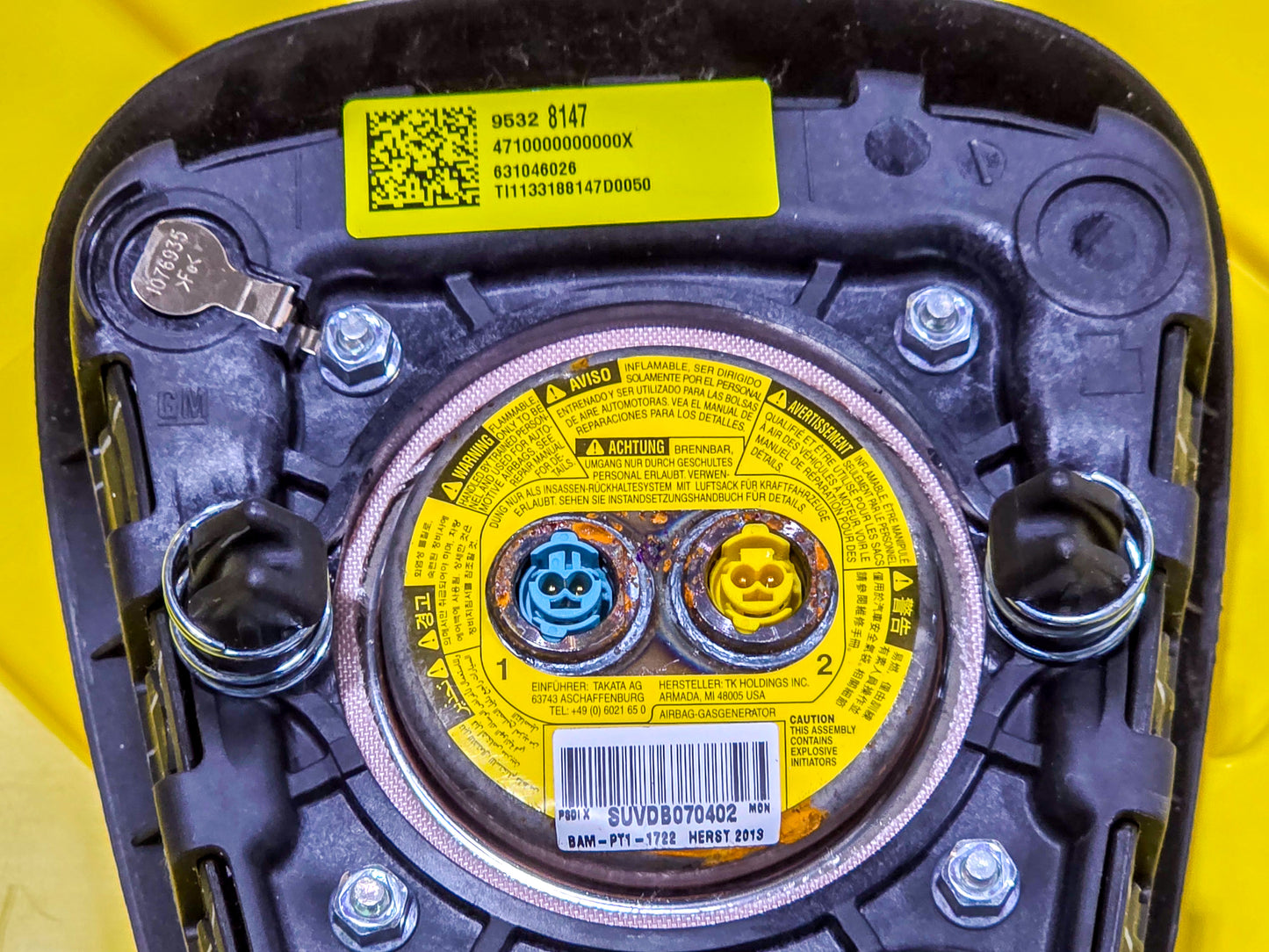 2013-2020 Buick Encore Factory LH Driver Steering Wheel Horn Bag OEM 95328147