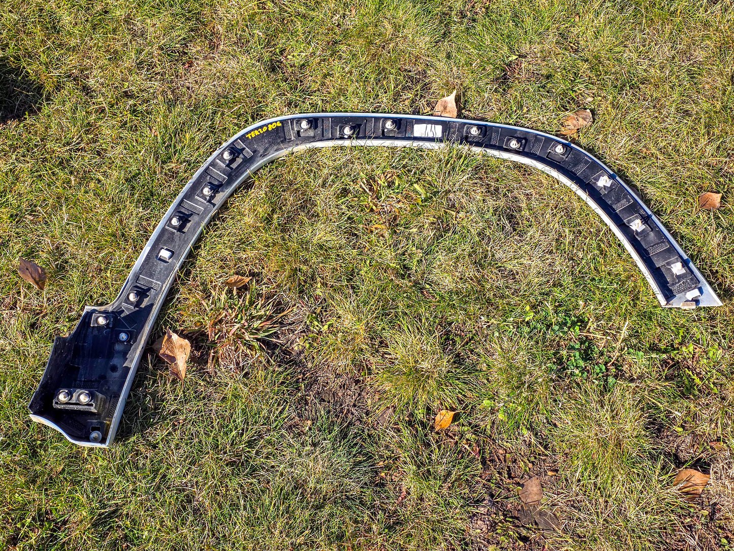 2018-2024 GMC Terrain Left Front Driver Side Fender Flare Trim Denali 84579557, GM1290256