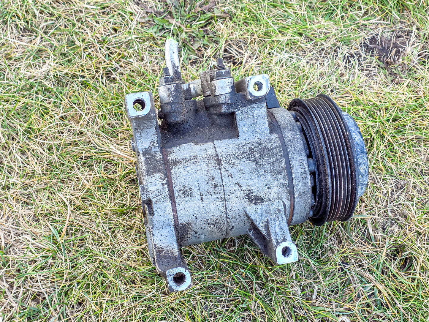 2011-2015 Jeep Grand Cherokee Air Conditioner AC Compressor OEM 68021637AD