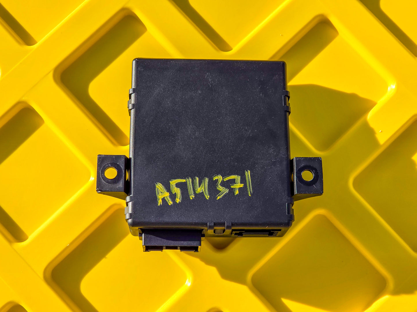 2008-2012 Audi A5 2.0 Progressiv Interface Control Module 8R0907468N OEM