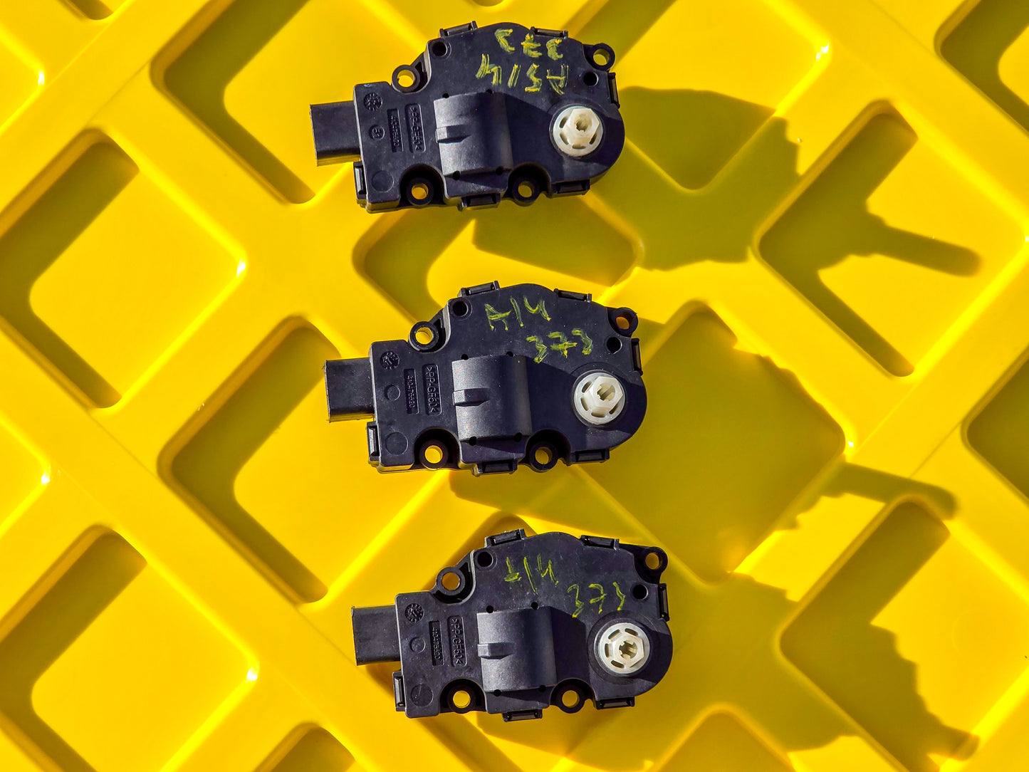 2011-2016 Audi A5 Heater Flap Motor Actuator K9749007 - view 4