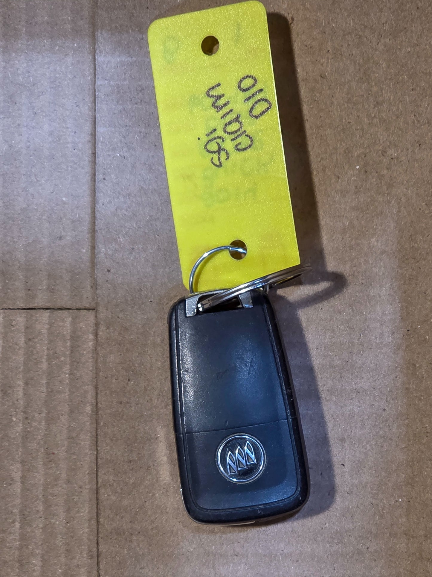 2013-2016 Buick Encore Keyless Entry Transmitter. Theft Deterrent Transmitter 20873621, 20873623 - view 2