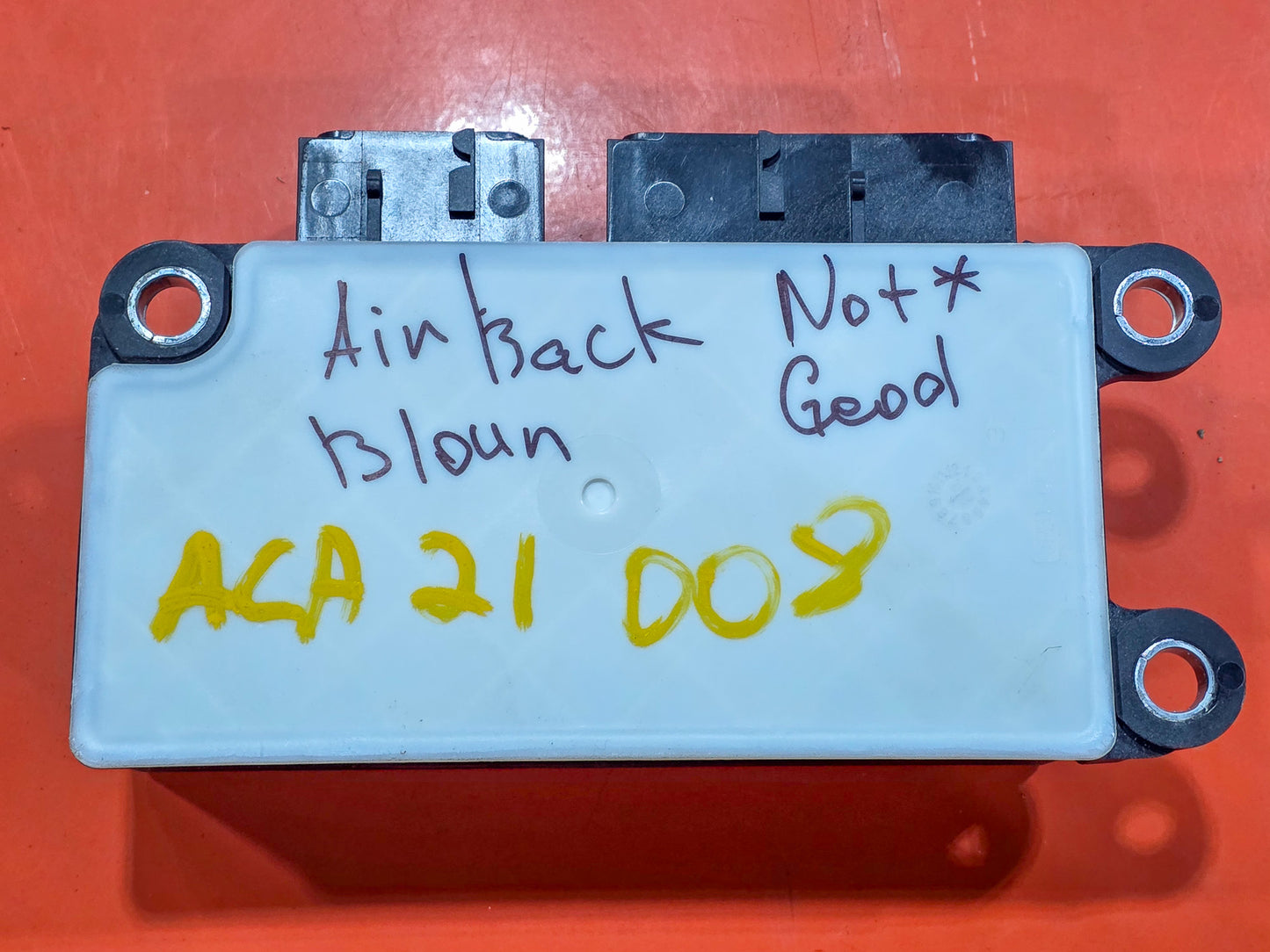 2020-2023 GMC Acadia Airbag Control Computer Module 13541770 - view 3