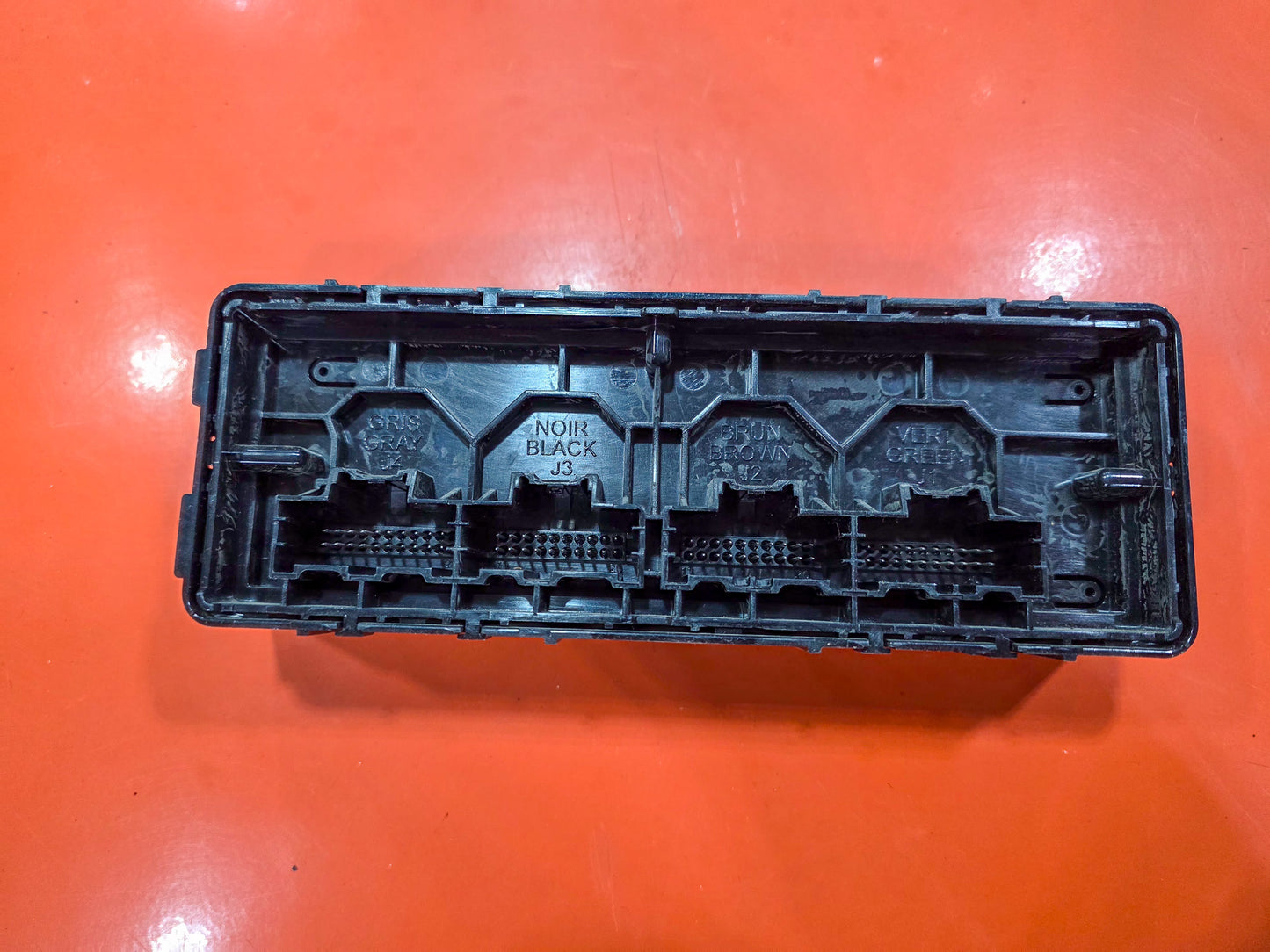 2021-2025 GMC Acadia Heater and Air Conditioning Remote Control Module 84942998, 84130197, 84174821, 84221983, 84221984, 84234763, 84245752, 84295139, 84305959, 84305960, 84307103, 84422041, 84692592, 85137508, 85155558, 85137510 - view 3