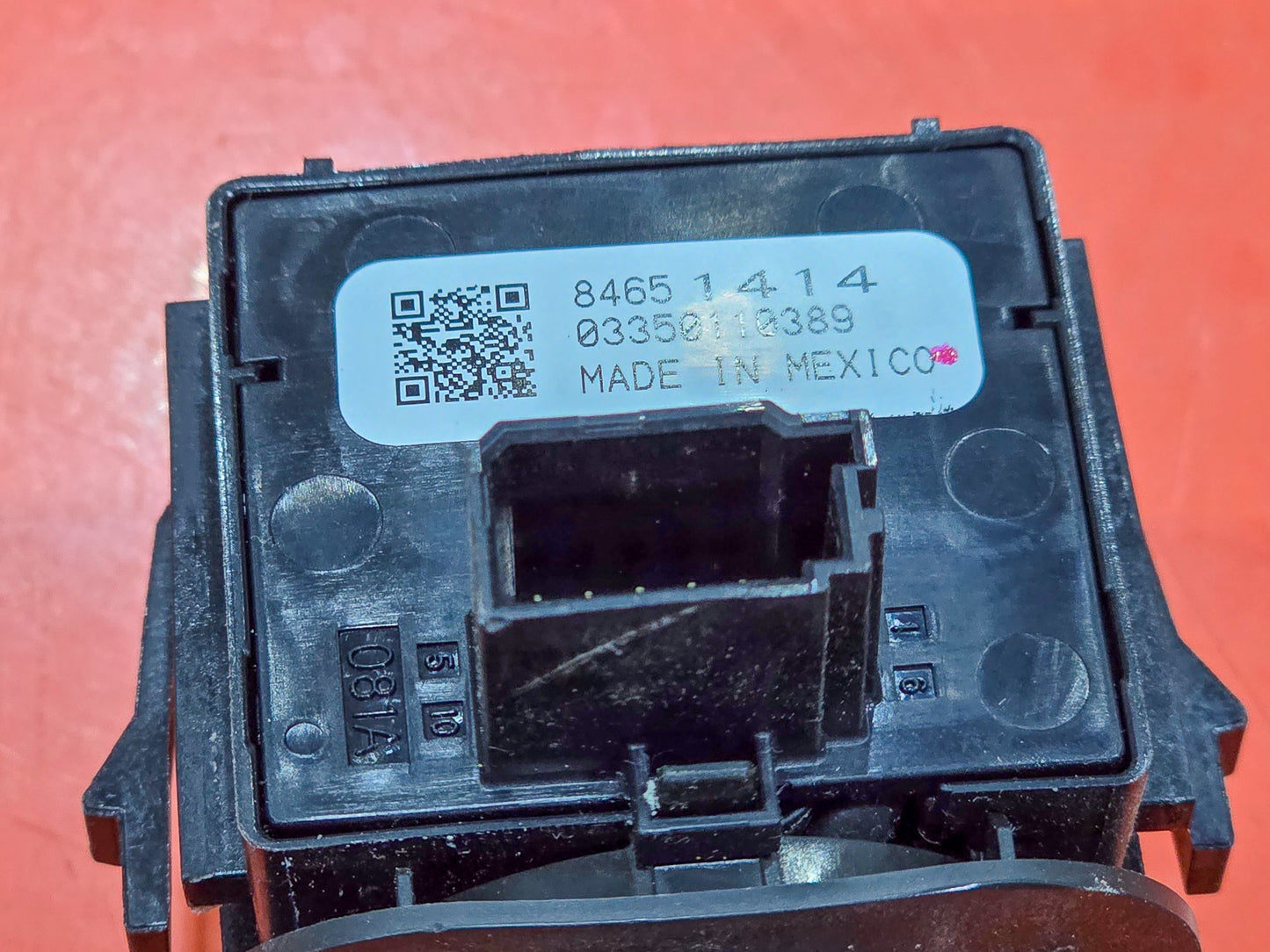 2017-2024 GMC Acadia Headlight Turn Signal Control Switch 84651414, 23388770, 84117379, 84238143, 84492944, 85665124 - view 4