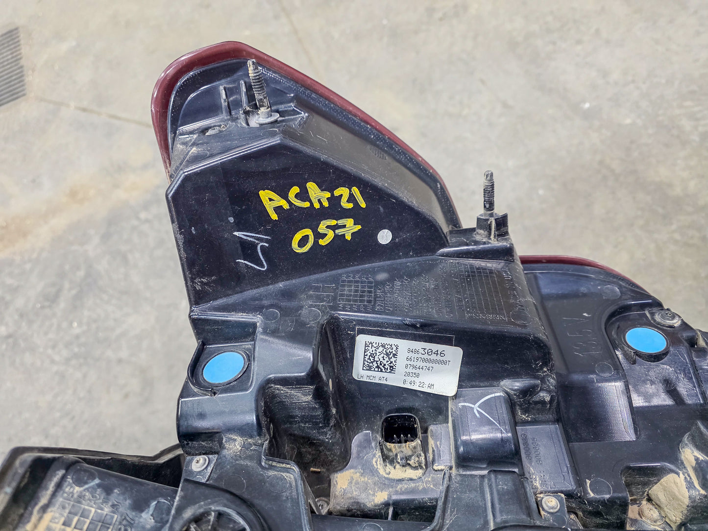 2020-2023 GMC Acadia Rear Driver Left Side Tail Light, Tail Lamp, Stop Lamp Combination OEM 84863046, 85150719, 84671829, 84709017, 84717915, 84746543, 84759031, 84791565, 84817347, 84863044 - view 4