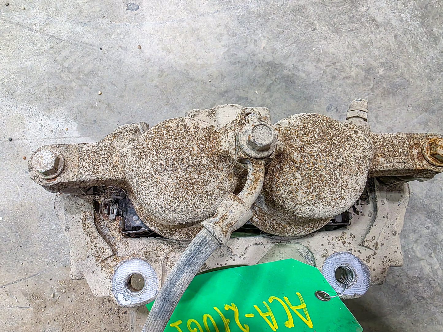 2020-2022 GMC Acadia Front Passenger Right Side Brake Caliper Assembly 84483545, 13542337 - view 3
