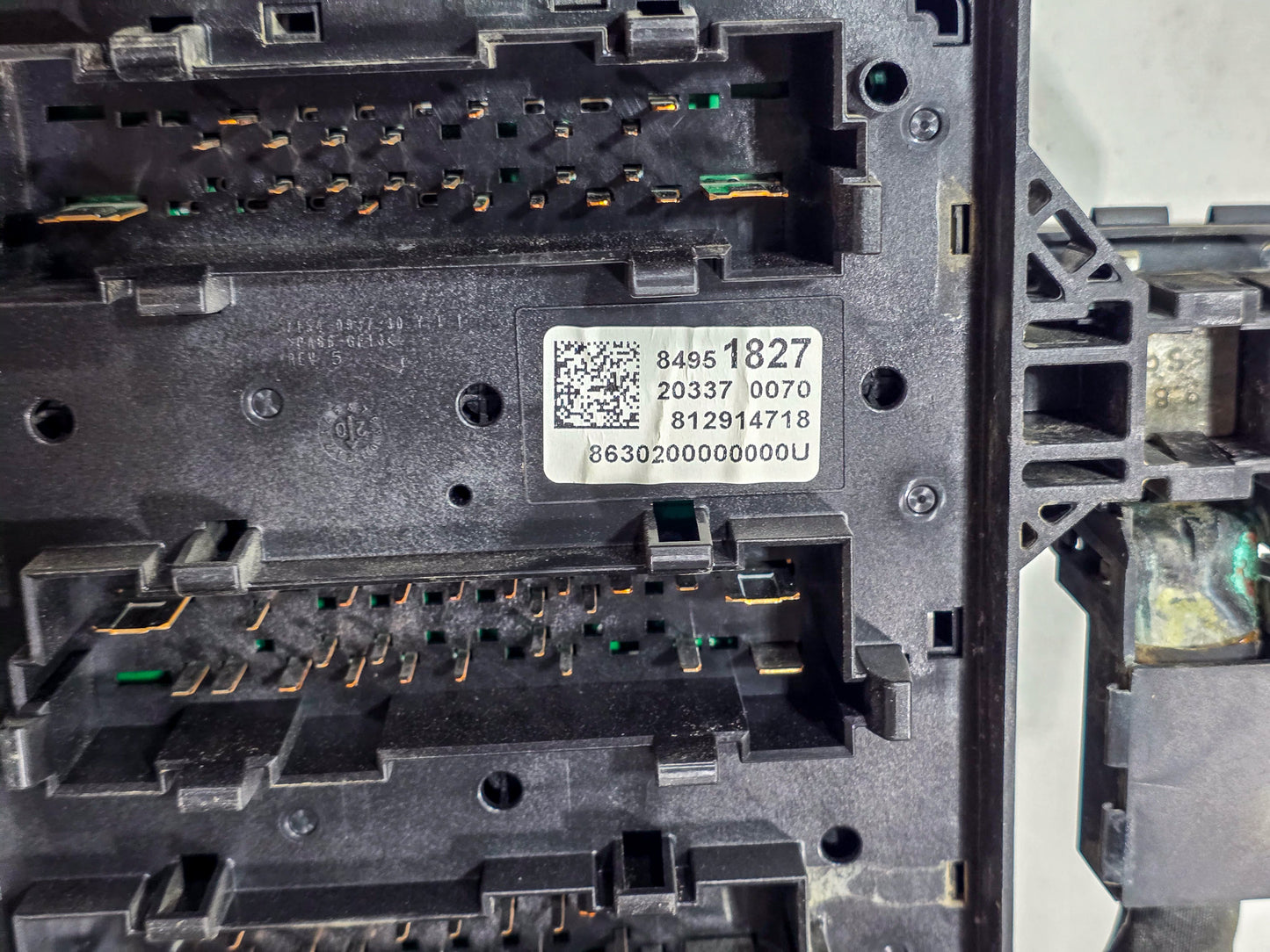 2021-2023 GMC Acadia Engine Fuse Box Relay Control Module 84951827, 85140070 - view 4