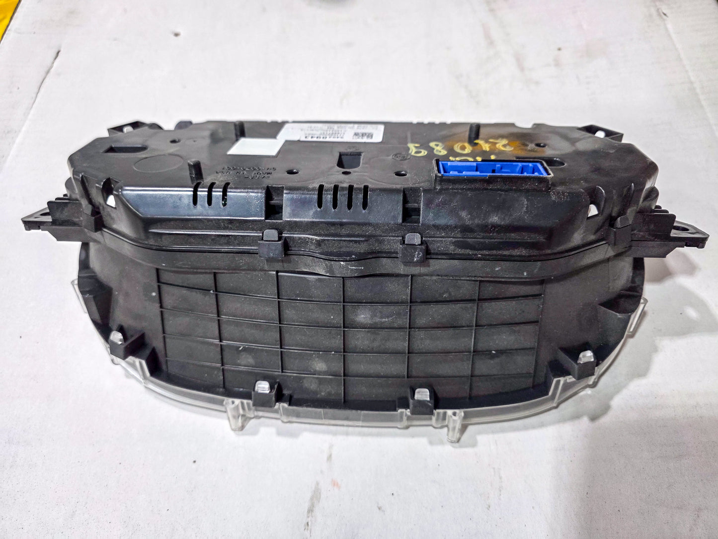 2021-2022 GMC Acadia Speedometer Instrument Cluster 149k Mileage 84928943 - view 4