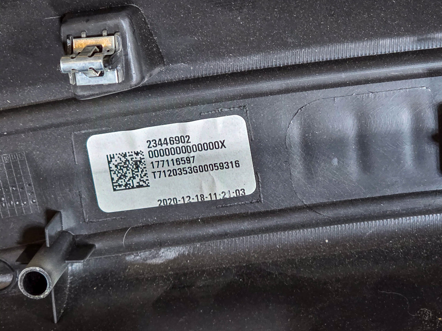 2017-2023 GMC Acadia Rear Trunk Sill Scuff Trim Panel Liftgate Sill Plate 23446902 - view 3