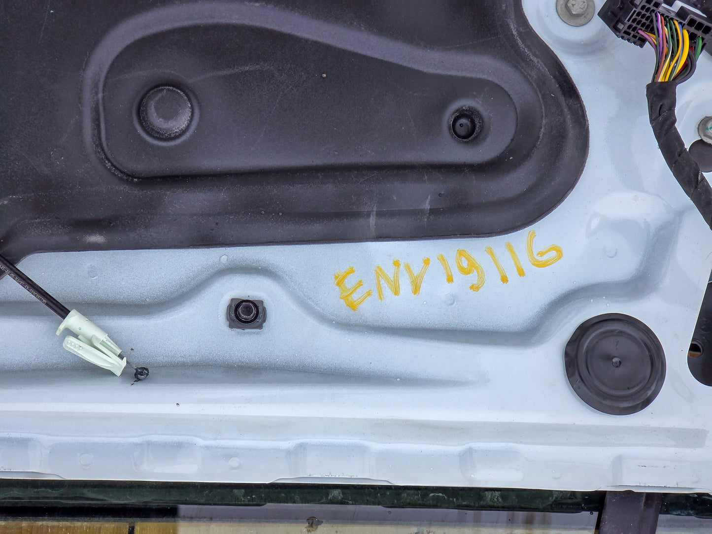 2016-2020 Buick Envision Door Front Passenger Right Side 23141897, 23141901, 84011072 - view 4