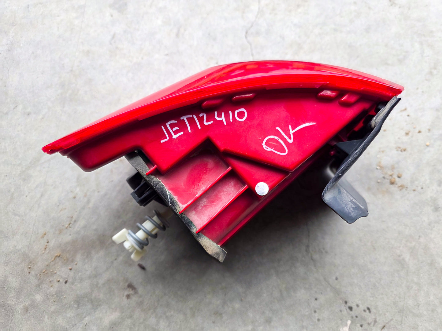 2012 Volkswagen Jetta Rear Passenger Right Side Tail Light, Tail Lamp, Stop Lamp Combination OEM