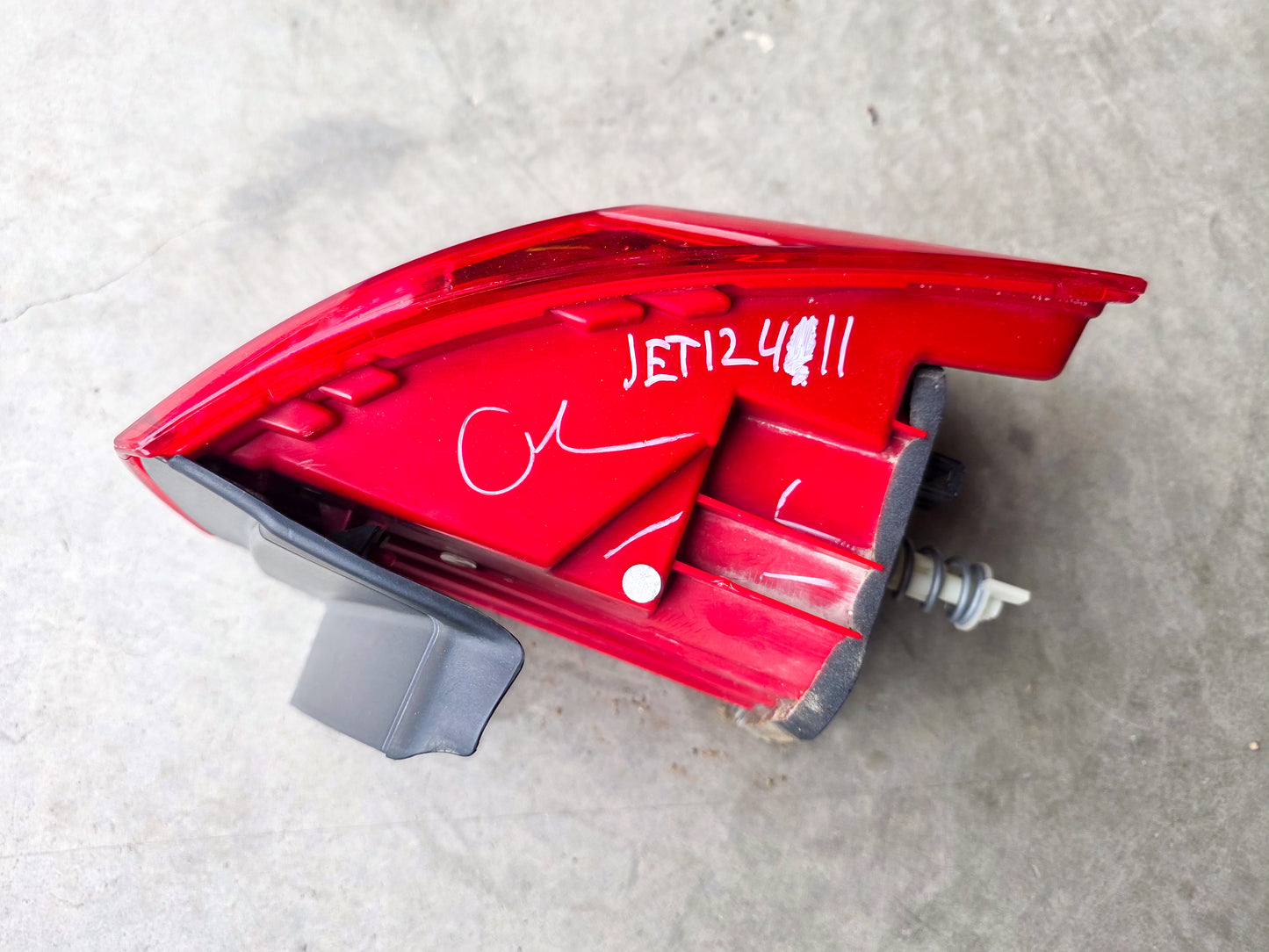 2012 Volkswagen Jetta Rear Driver Left Side Tail Light, Tail Lamp, Stop Lamp Combination OEM