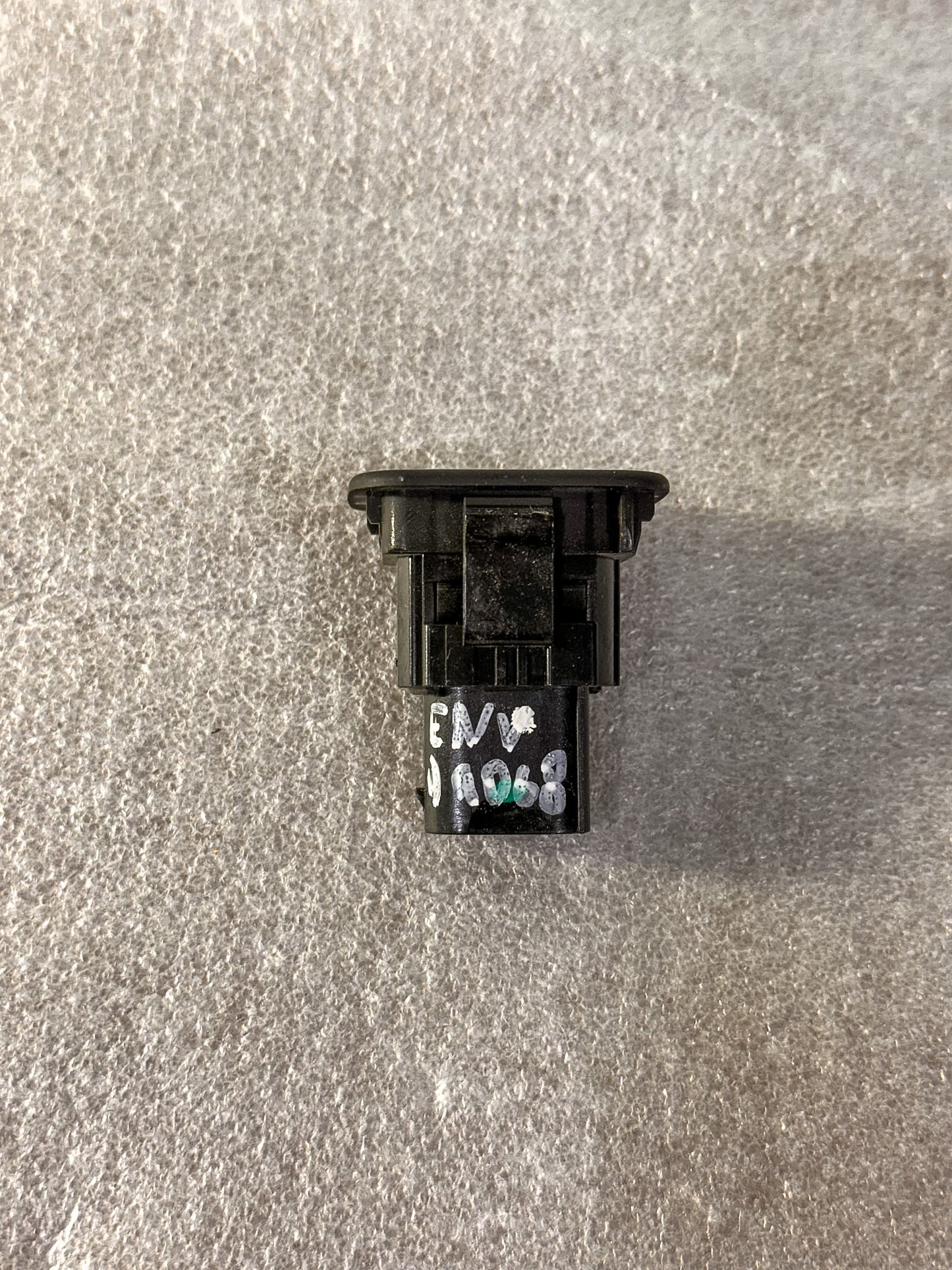 2016-2020 Buick Envision Rear Tailgate Boot Lock Release Switch Button 29529803