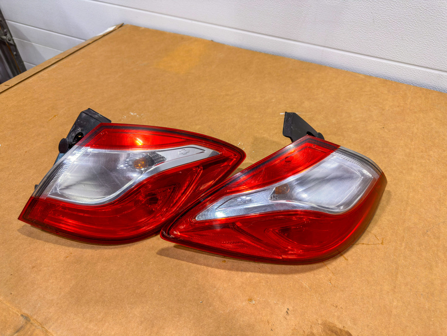 2017-2019 Chevrolet Cruze Rear Left Driver Side Tail Light Tail Lamp OEM 39124811, 13464795, 39071695
