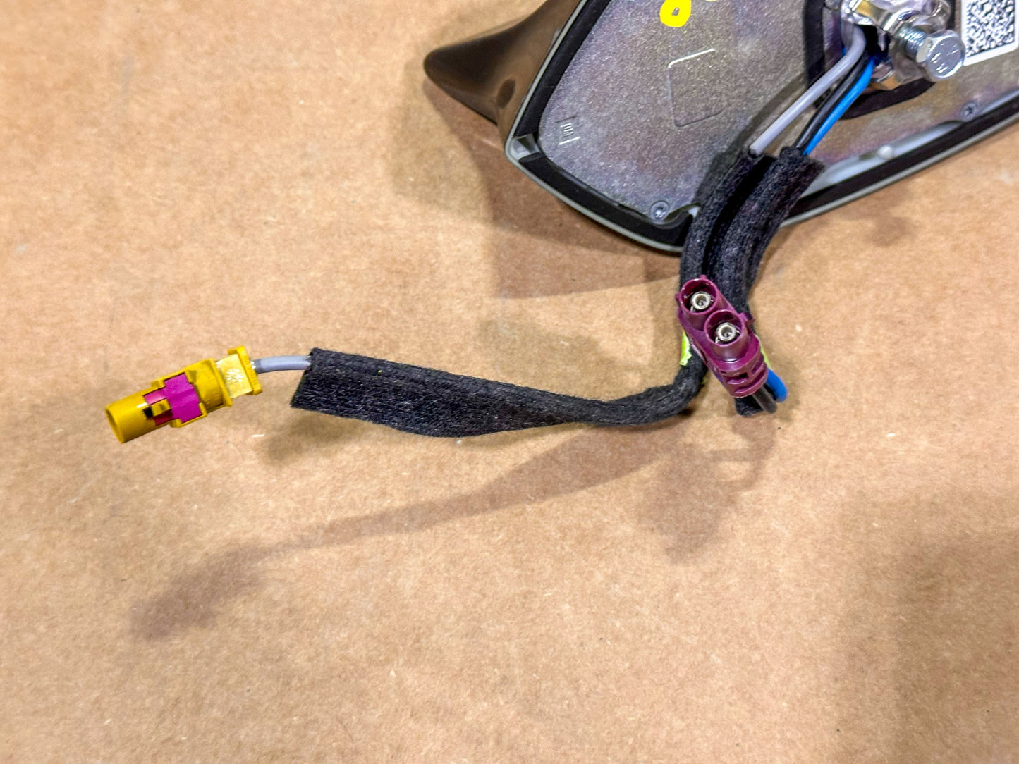 2016-2021 Chevrolet Cruze Roof Mounted Radio High Frequency Antenna 23269171, 23245455, 42643106, 42692478 OEM