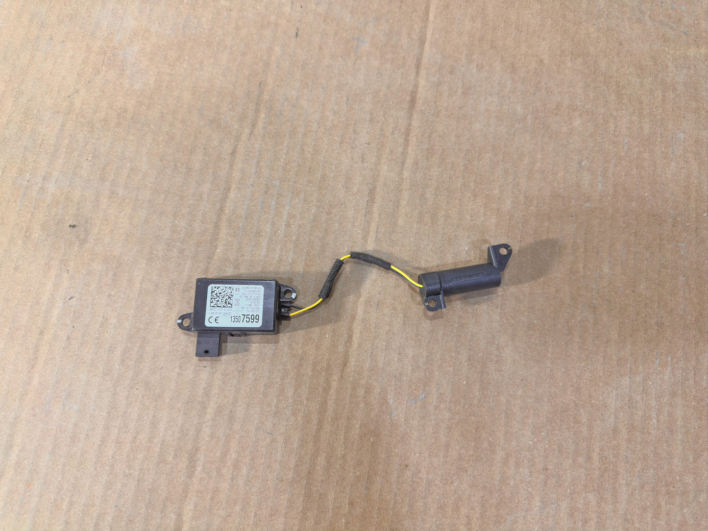 2016-2025 Chevrolet Equinox Theft Deterrent Control Module 13507599, 13523277, 13540633 - view 3