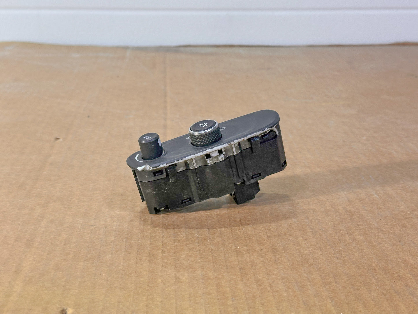 2016-2025 Chevrolet Equinox Dash Headlight Switch Control 84192536, 85643167, 22992801 - view 5