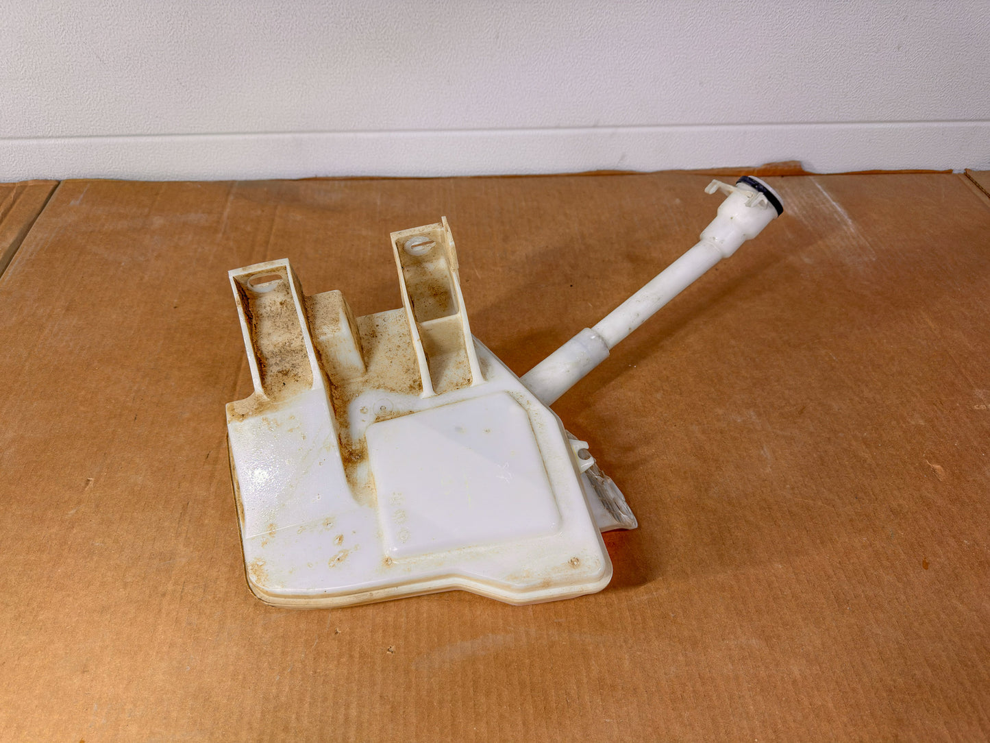 2016-2019 Chevrolet Cruze Windshield Washer Fluid Reservoir Tank OEM 84036025 - view 3