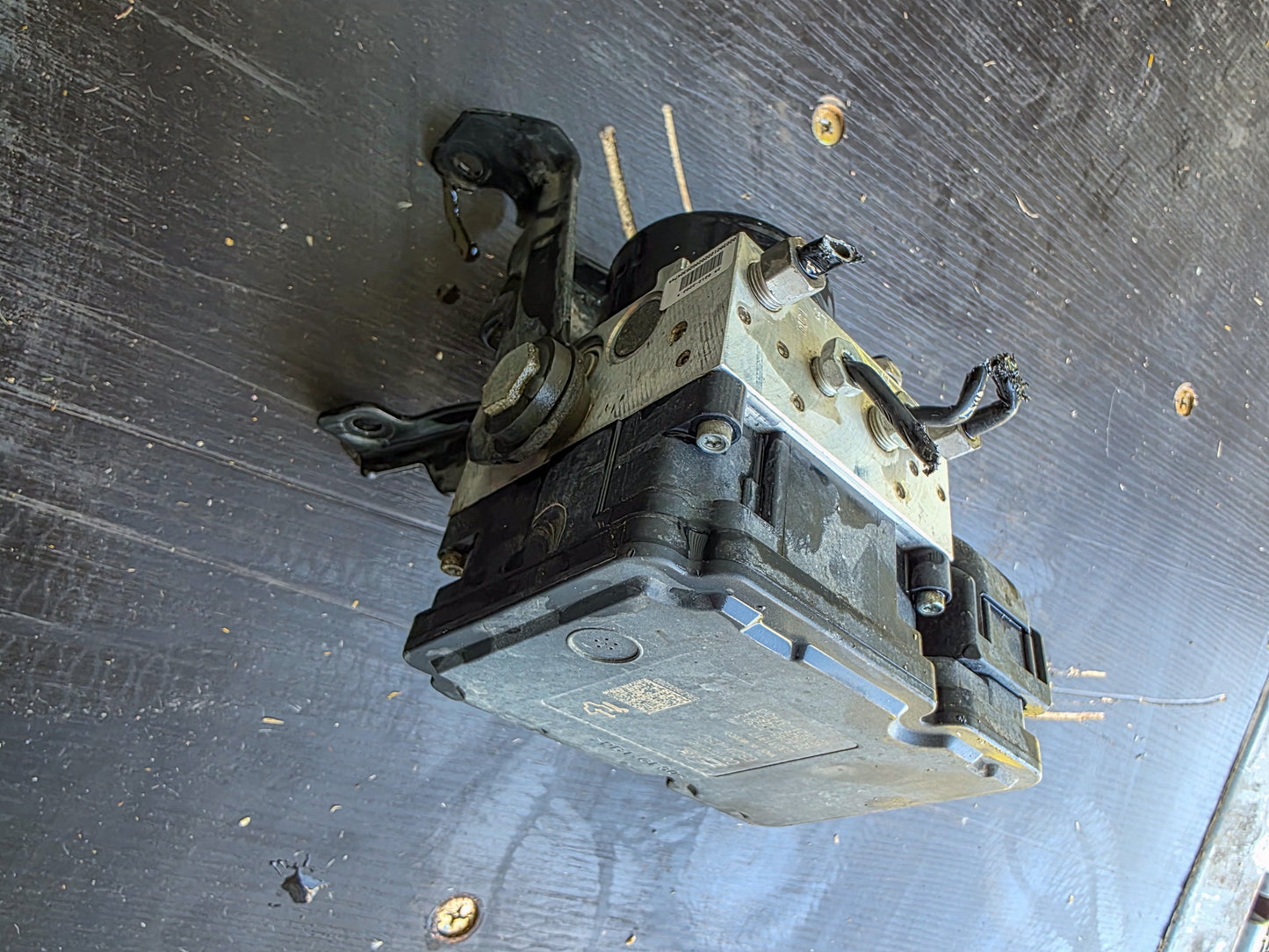 ABS Electronic Traction Control Brake Pressure Module Valve 23231813, 23156466, 19301500, 25926939