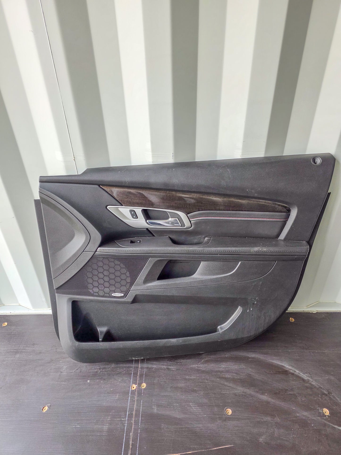 2016-2017 GMC Terrain Front Right Passenger Side Door Interior Trim Panel Denali 23363794