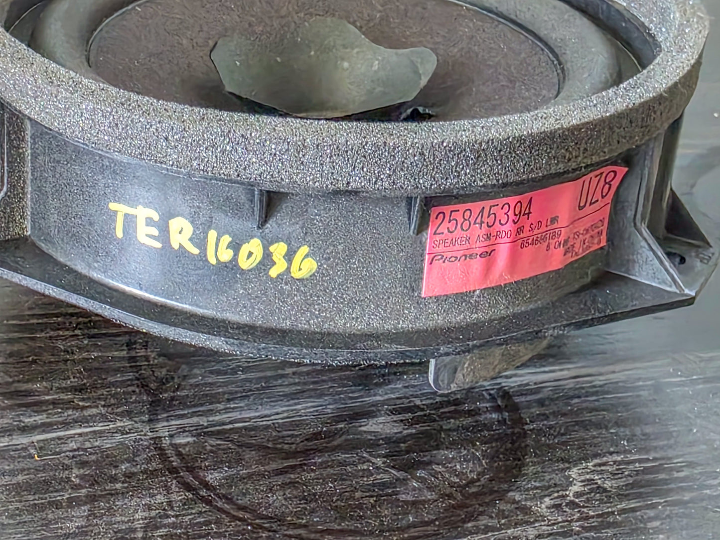 2010-2016 Gmc Terrain Rear Left Side Door Speaker, Denali 25845394