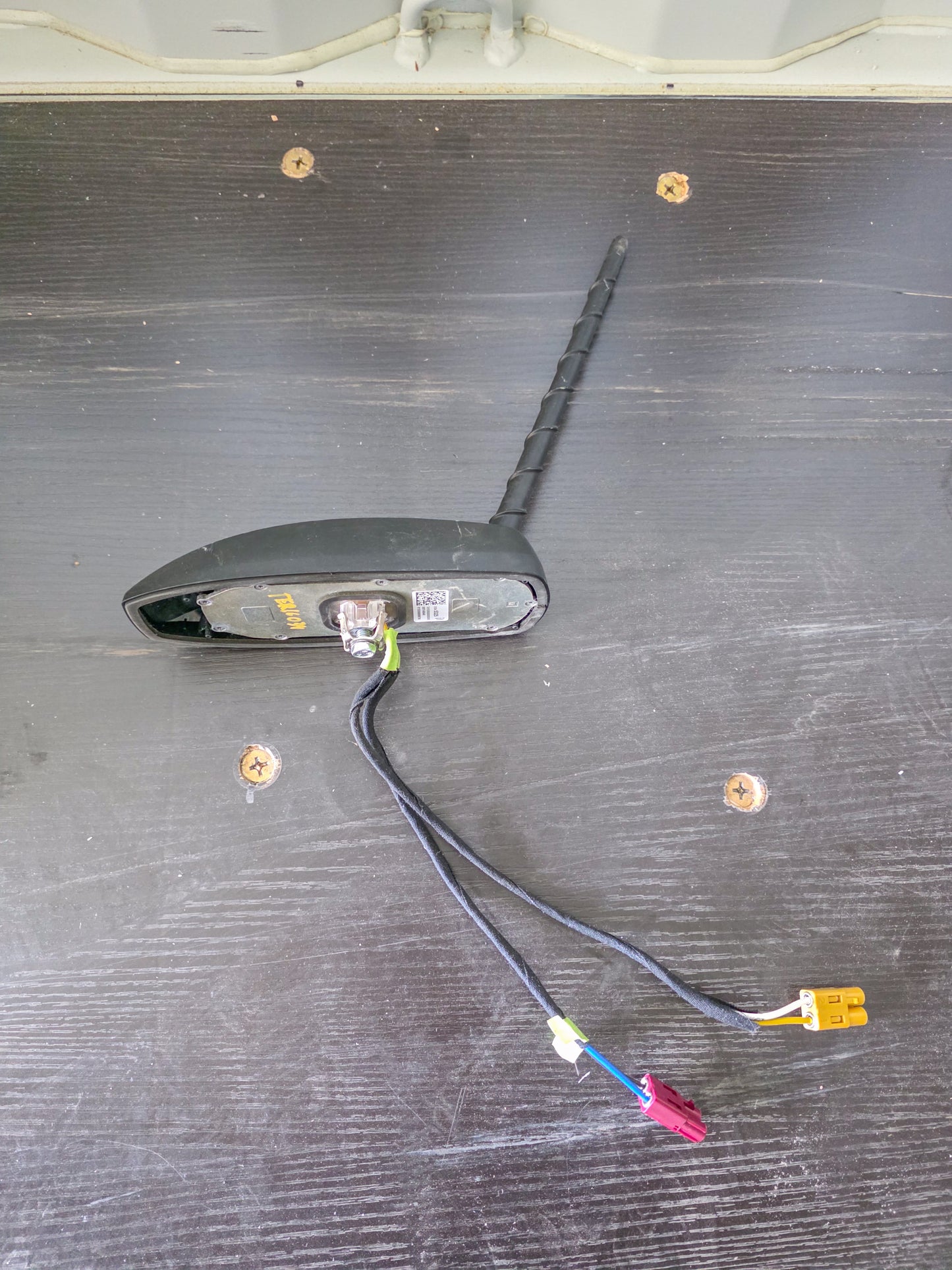 2015-2017 Gmc Terrain Rear Roof Mounted Radio Antenna Denali 23345325