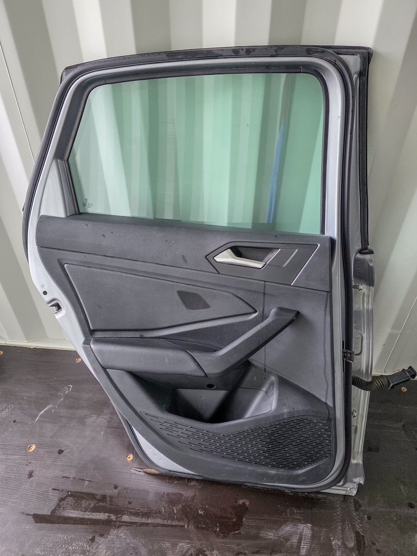 2019-2025 Volkswagen Jetta Door Left Back Rear Driver Side 17a833055b, 17a845026d, 17a867211efma