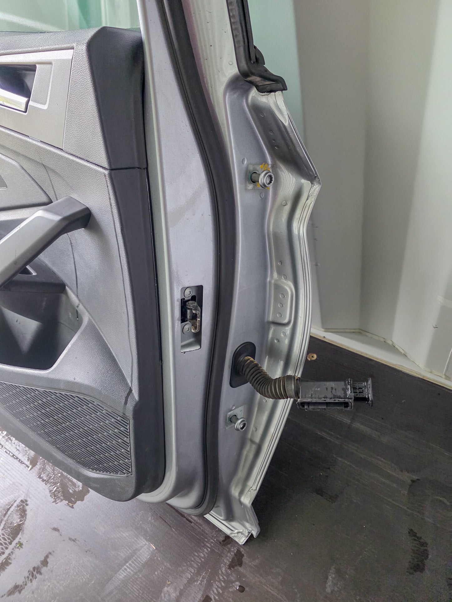 2019-2025 Volkswagen Jetta Door Left Back Rear Driver Side 17a833055b, 17a845026d, 17a867211efma