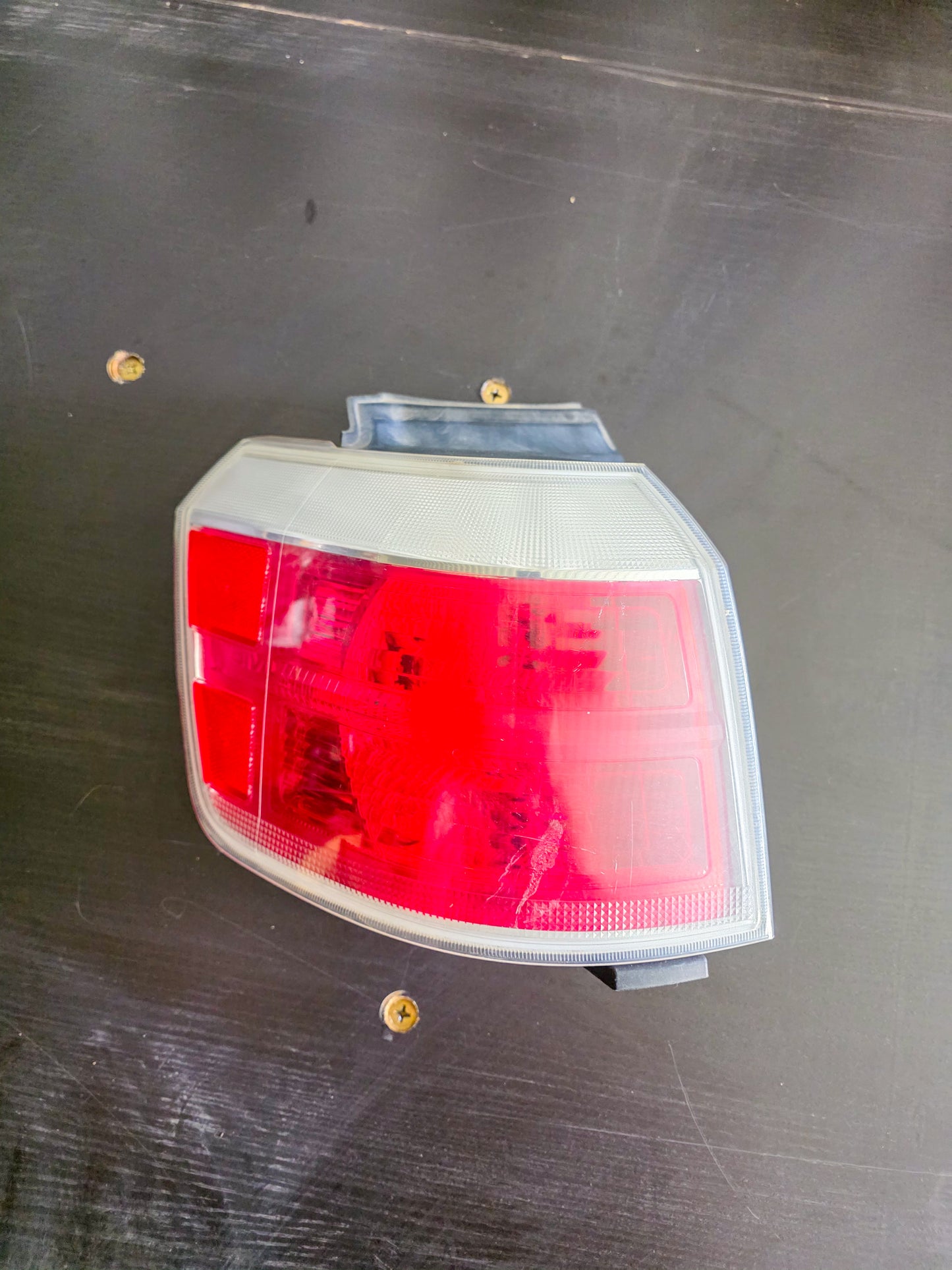 2016-2017 Gmc Terrain Tail Light For Left Driver Right Outer Red Lens Halogen Denali 23389935