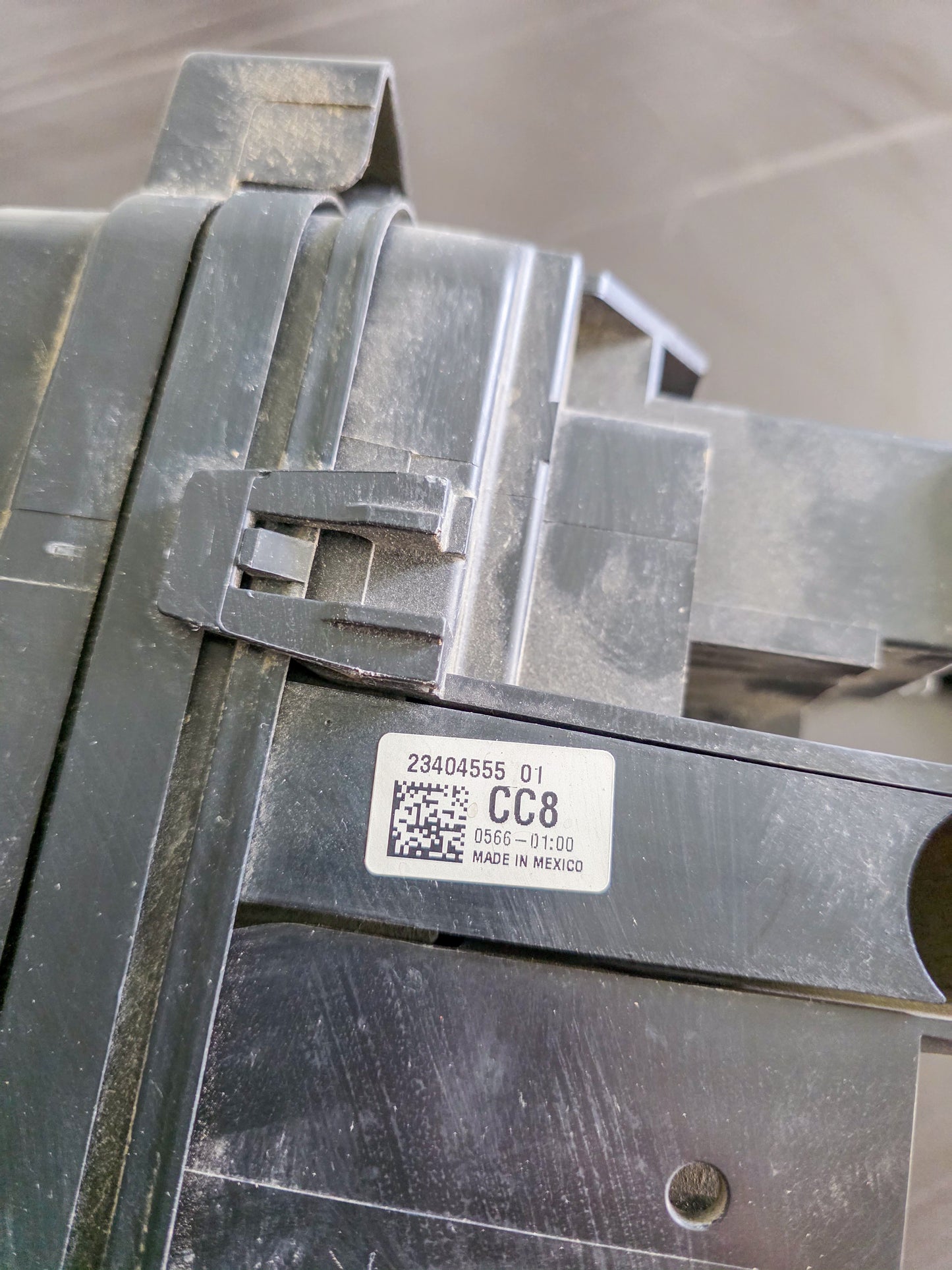 2016-2017 Gmc Terrain Fusebox Fuse Box Relay Module OEM 23404555 Denali