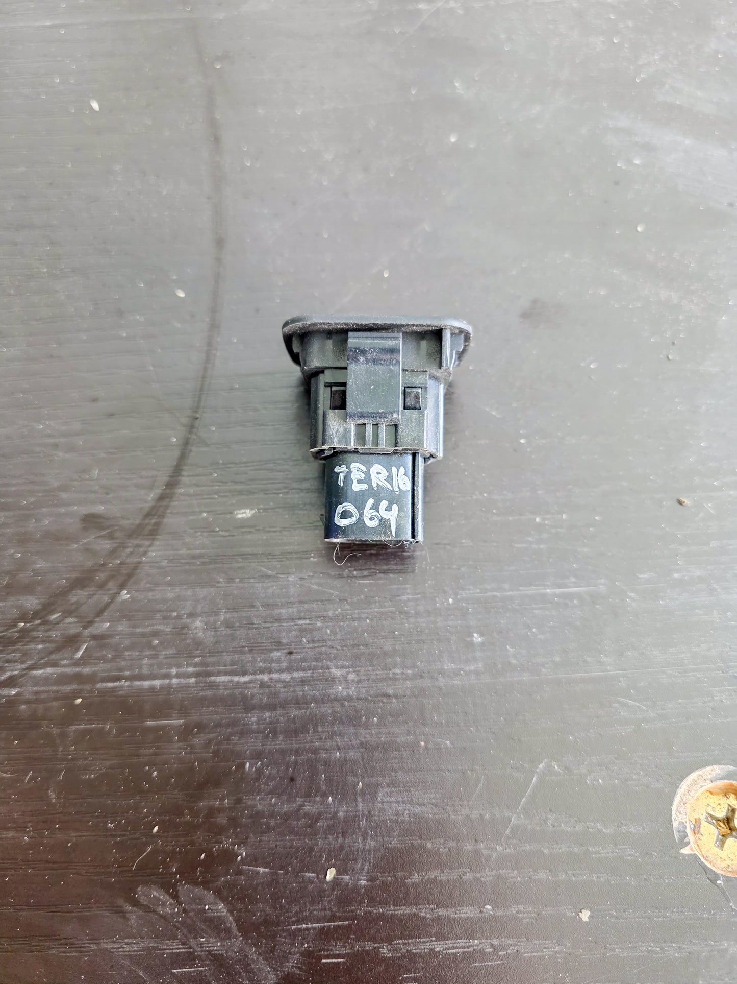 2010-2017 Gmc Terrain Button Switch - Tailgate Release Denali 22869802