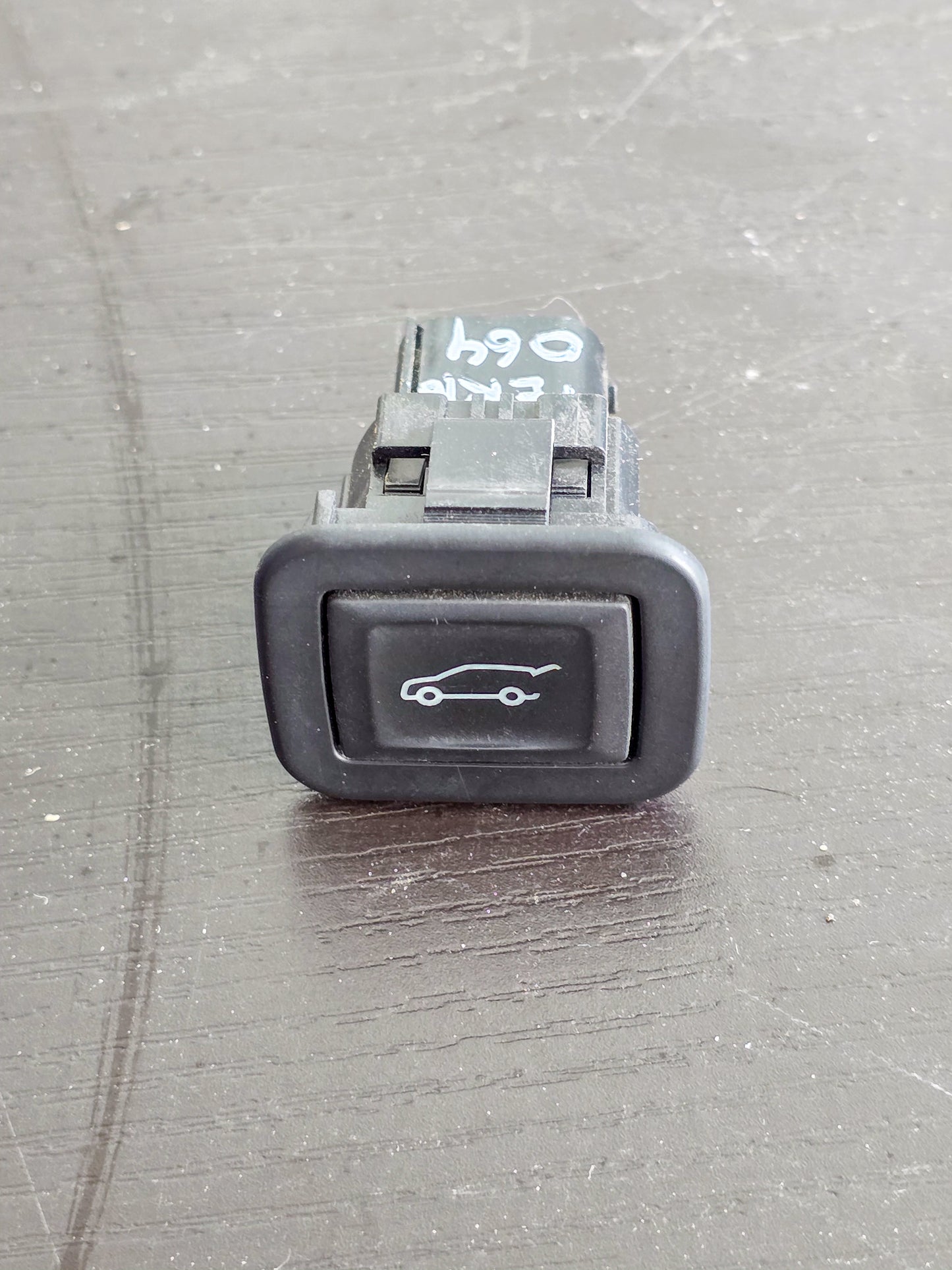 2010-2017 Gmc Terrain Button Switch - Tailgate Release Denali 22869802