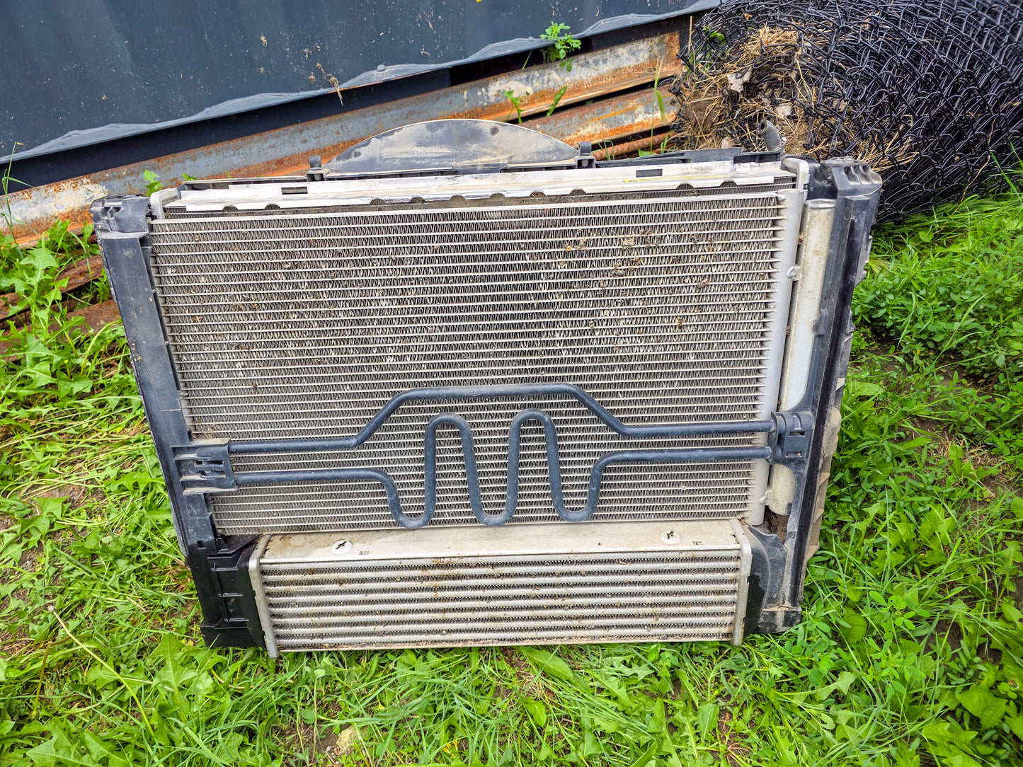 2011 BWM X1 OEM Radiator & Cooling Fan 1137328118, 11074810