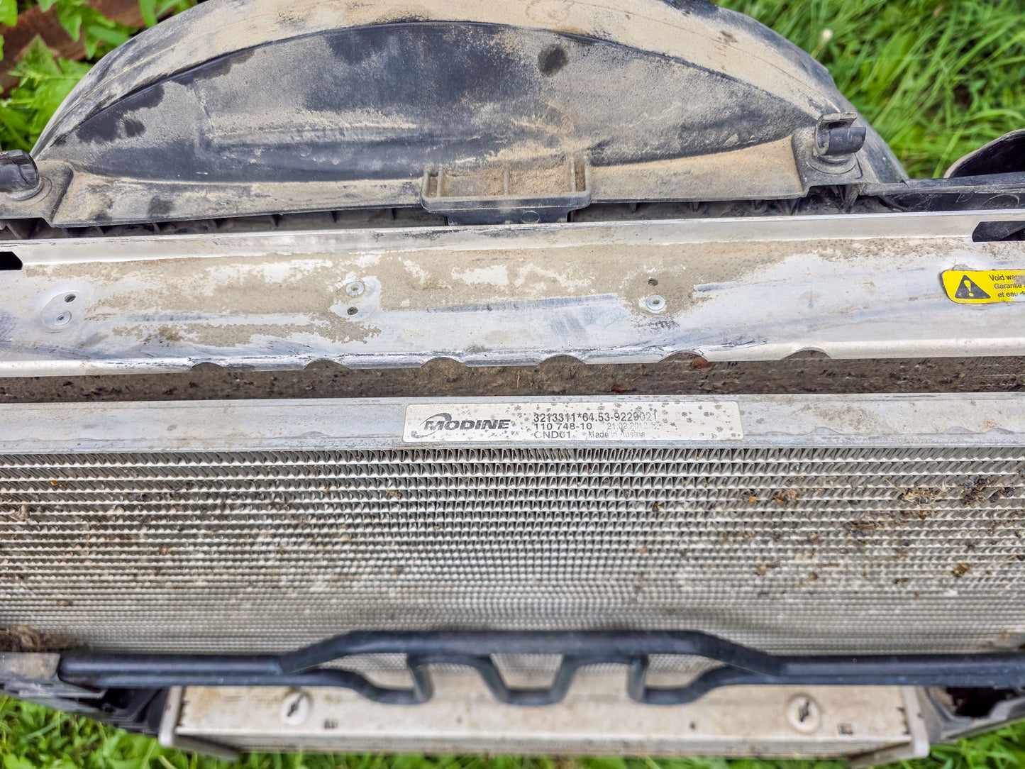 2011 BWM X1 OEM Radiator & Cooling Fan 1137328118, 11074810