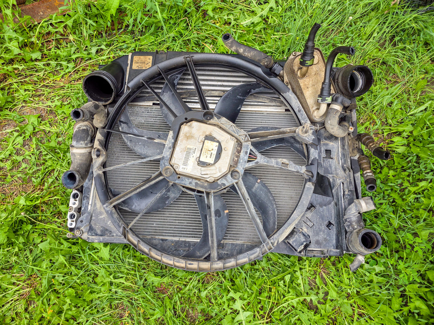 2011 BWM X1 OEM Radiator & Cooling Fan 1137328118, 11074810