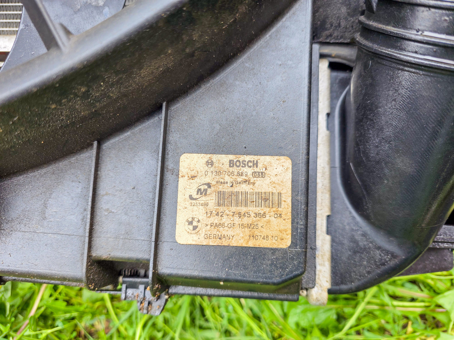 2011 BWM X1 OEM Radiator & Cooling Fan 1137328118, 11074810