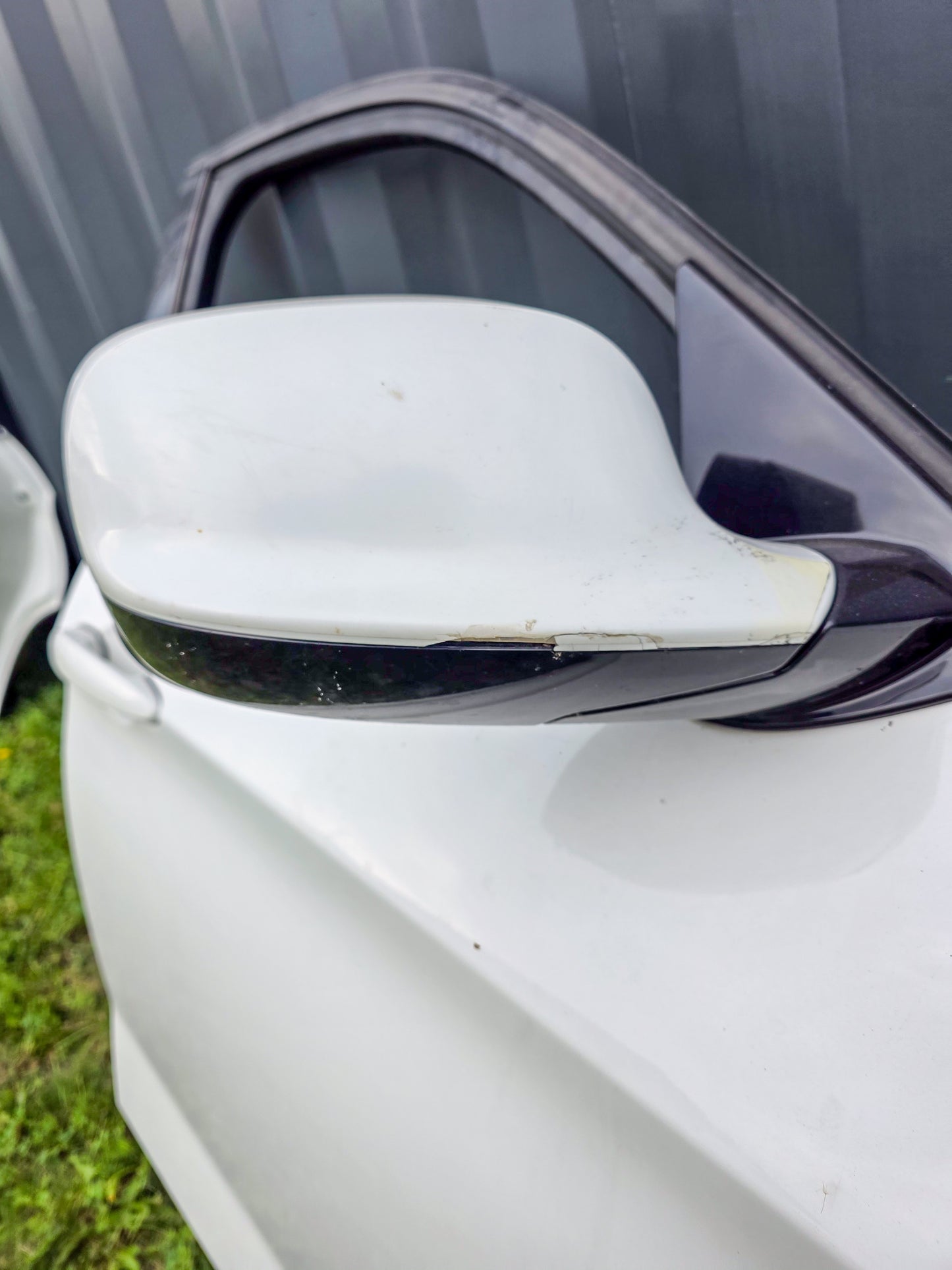 2012-2015 BMW X1 Front Right Door Passenger Side White 41517339358, 51332990296, 51332990386,