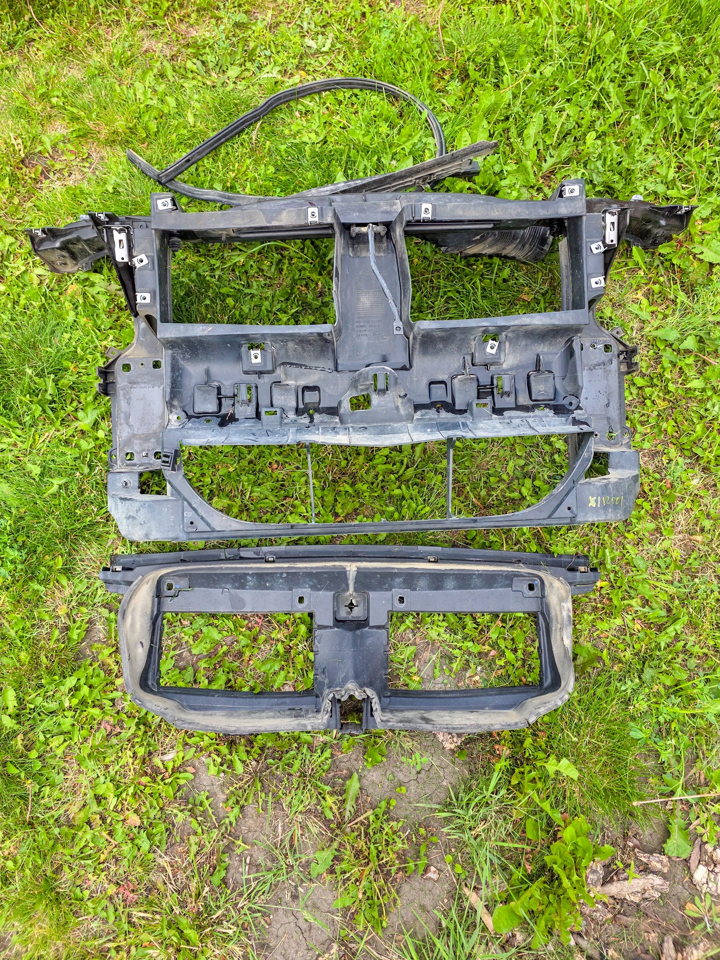 2012-2015 BMW X1 Center Radiator Support 51642990176