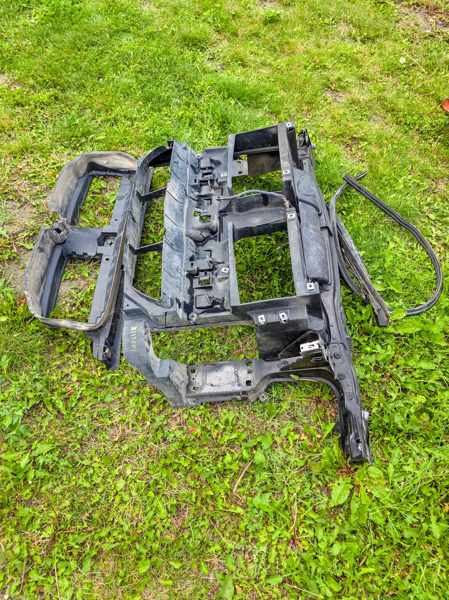 2012-2015 BMW X1 Center Radiator Support 51642990176