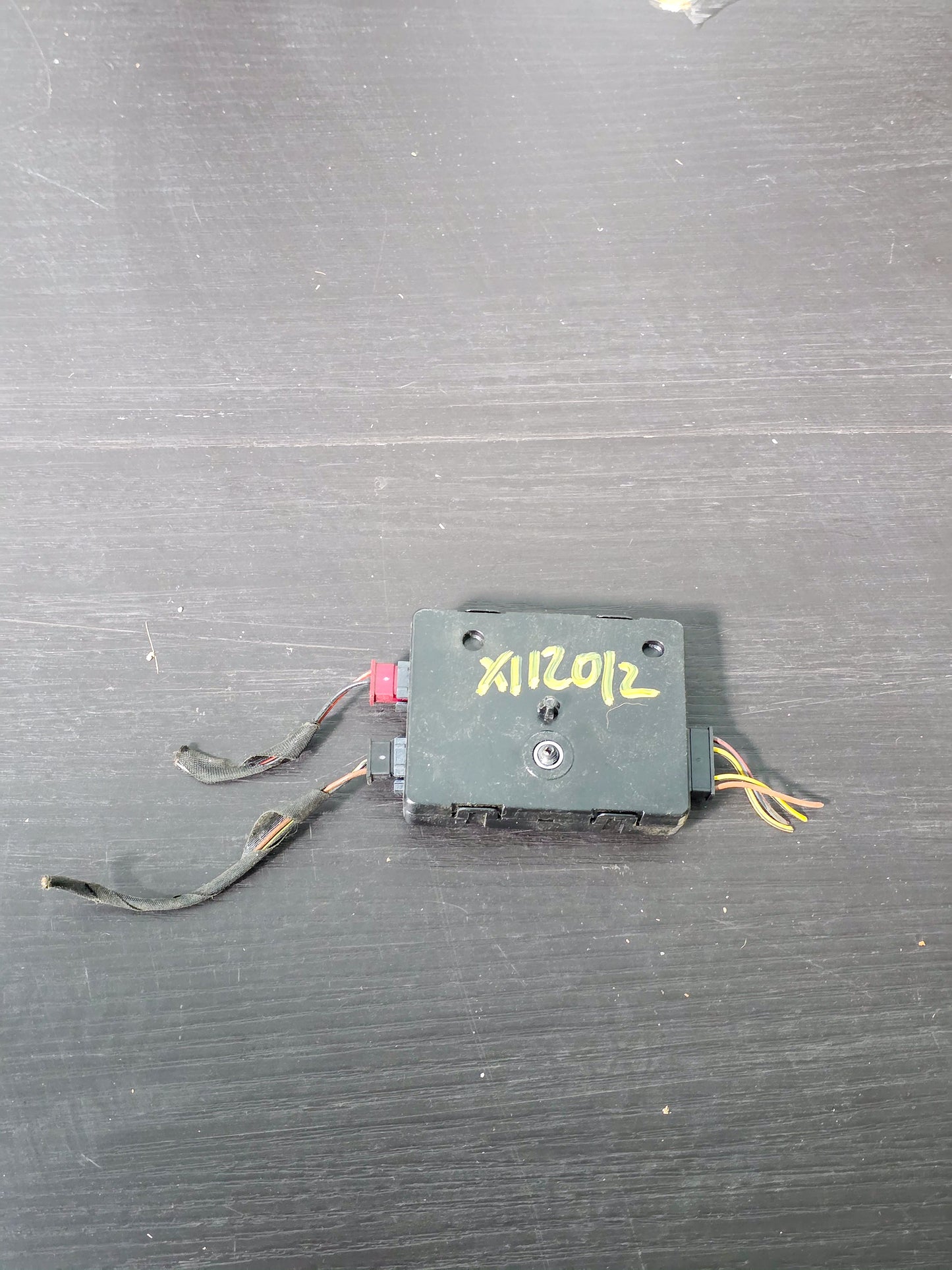 2012-2015 BMW X1 Aerial antenna filter / Radio Signal Amplifier 918145403