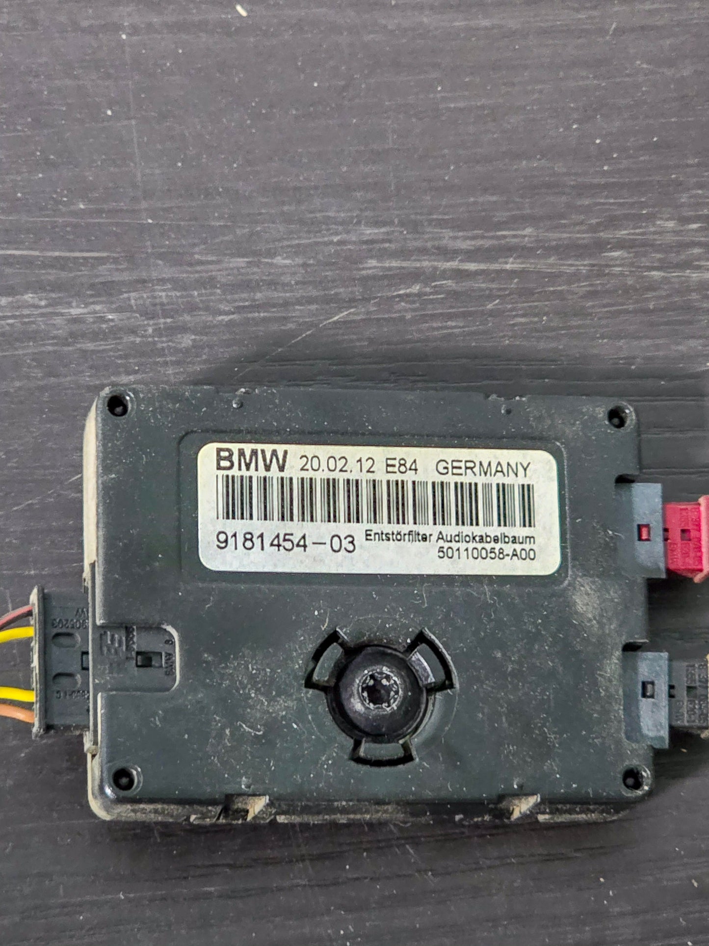 2012-2015 BMW X1 Aerial antenna filter / Radio Signal Amplifier 918145403